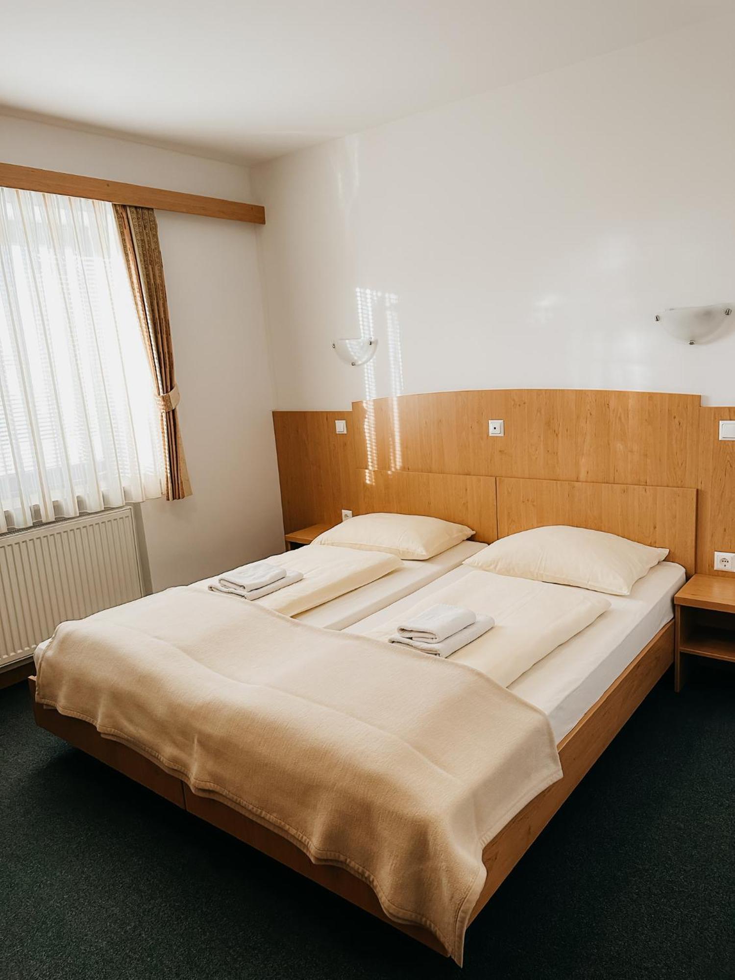 Hotel Oskar Zaplata Preddvor Eksteriør bilde